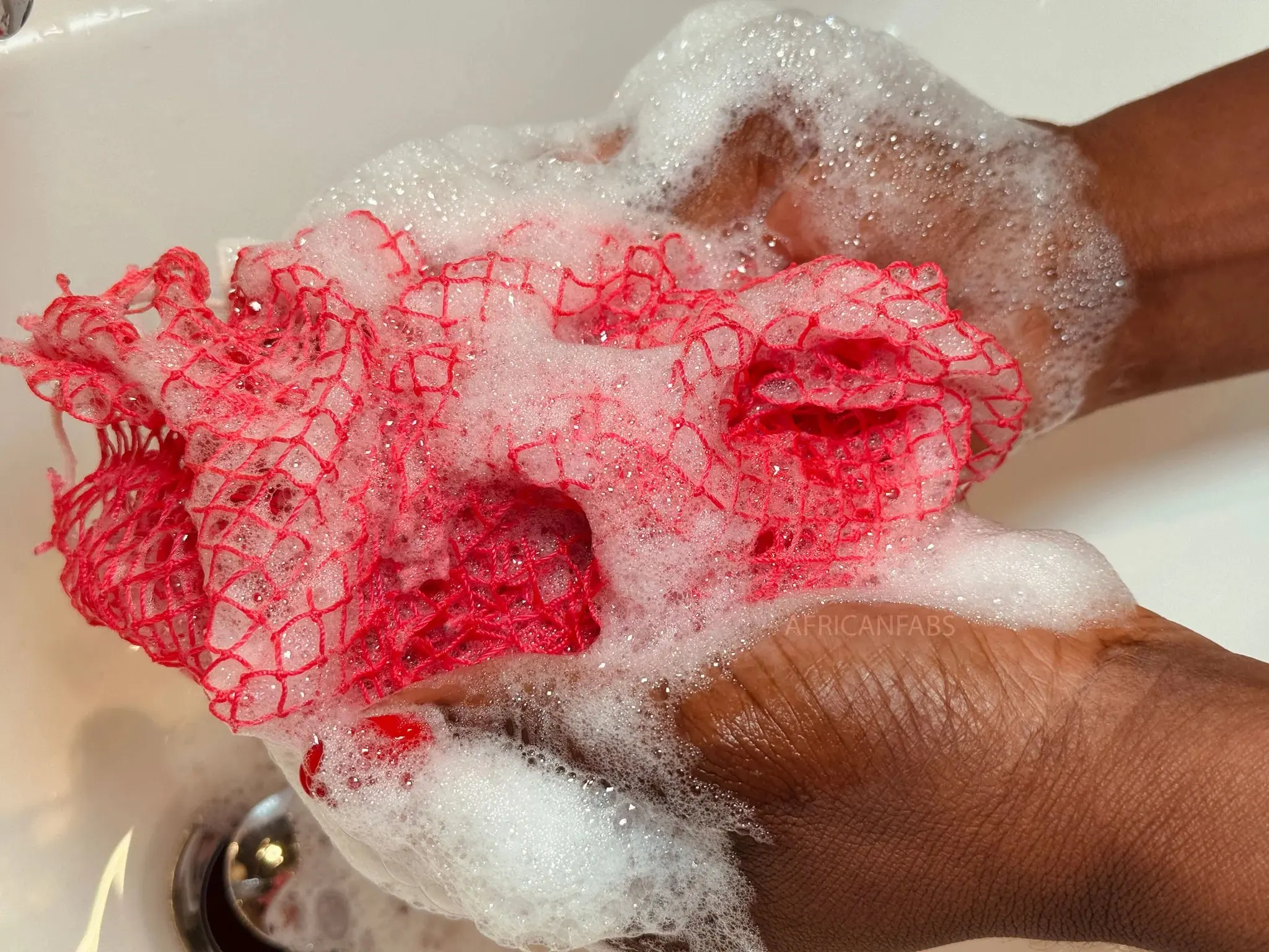 African Net Sponge Sapo Burgundy Red - Image 3