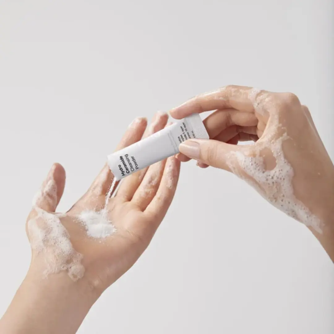 Hydro Ceramide Cleansing Powder - Image 3