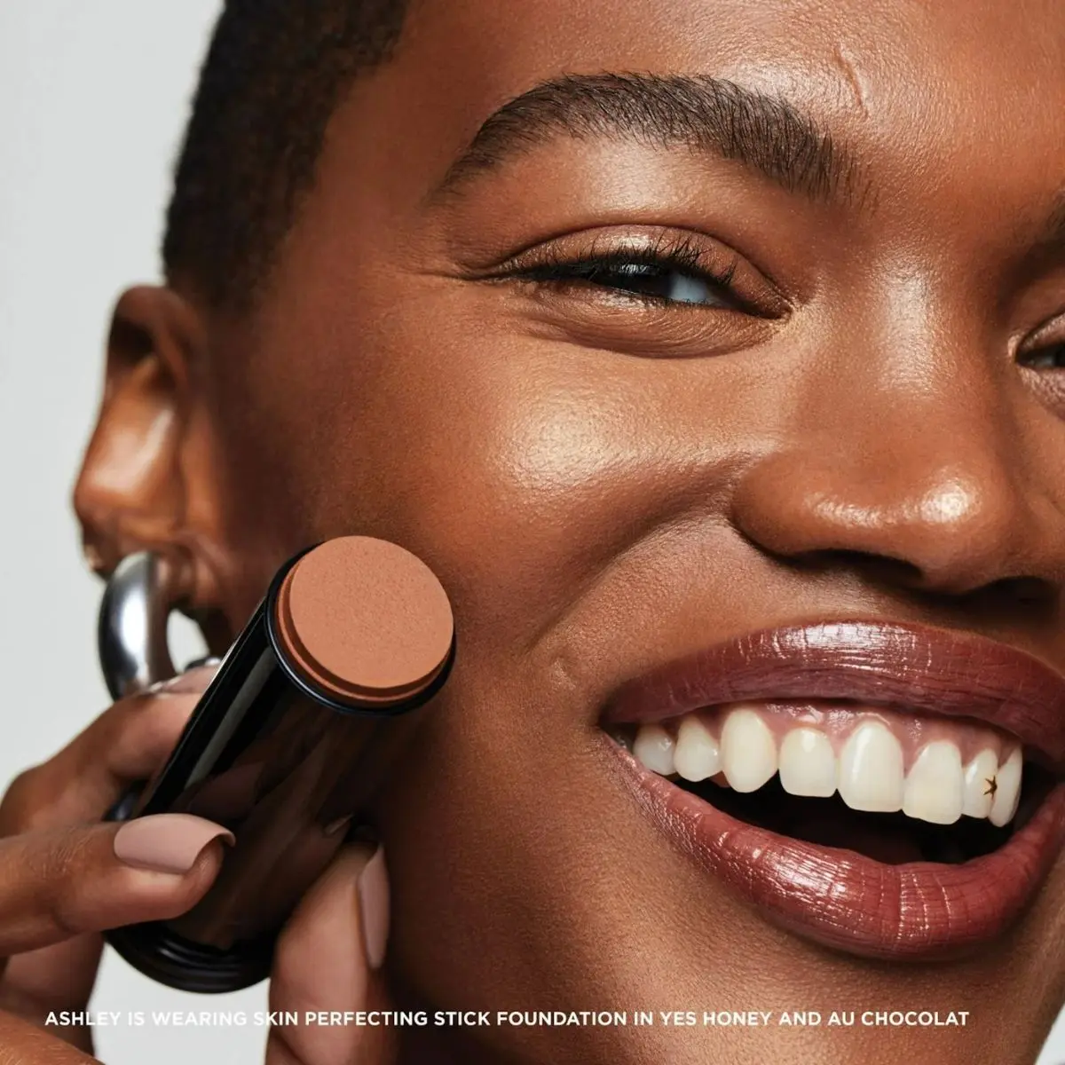 True Color Skin Perfecting Stick Foundation SPF15 - Image 7