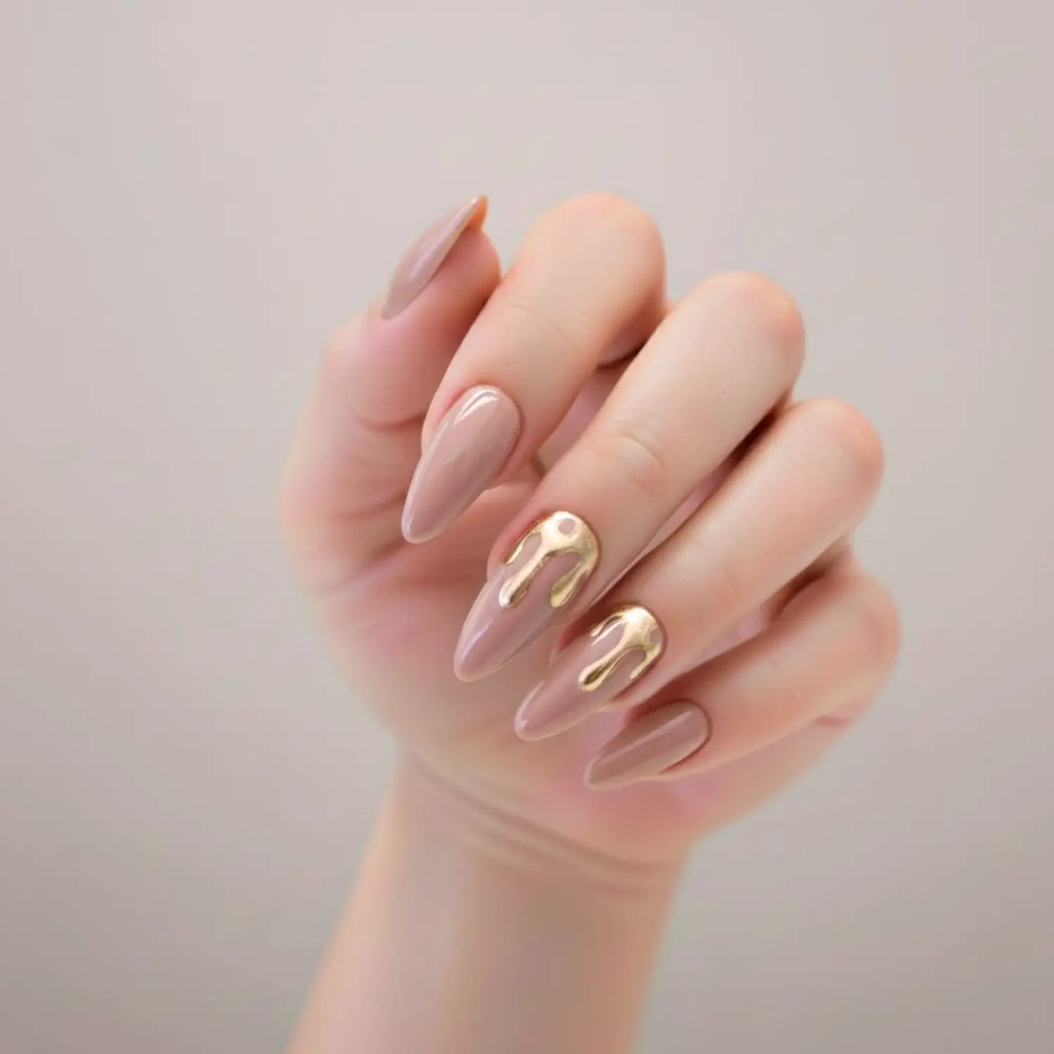 24 pcs Press On Nails Dripping Gold - Image 2