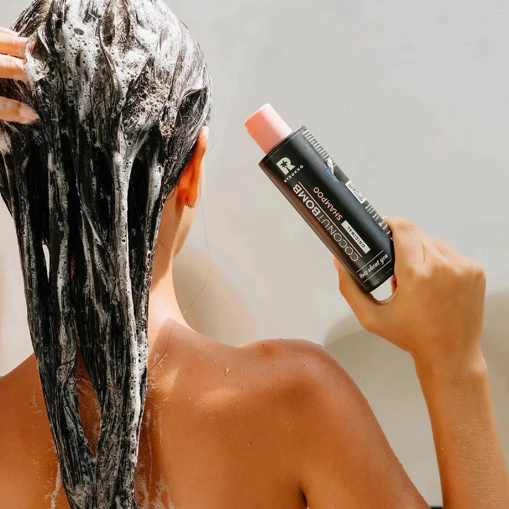Coconut Bomb Shampoo - Image 4