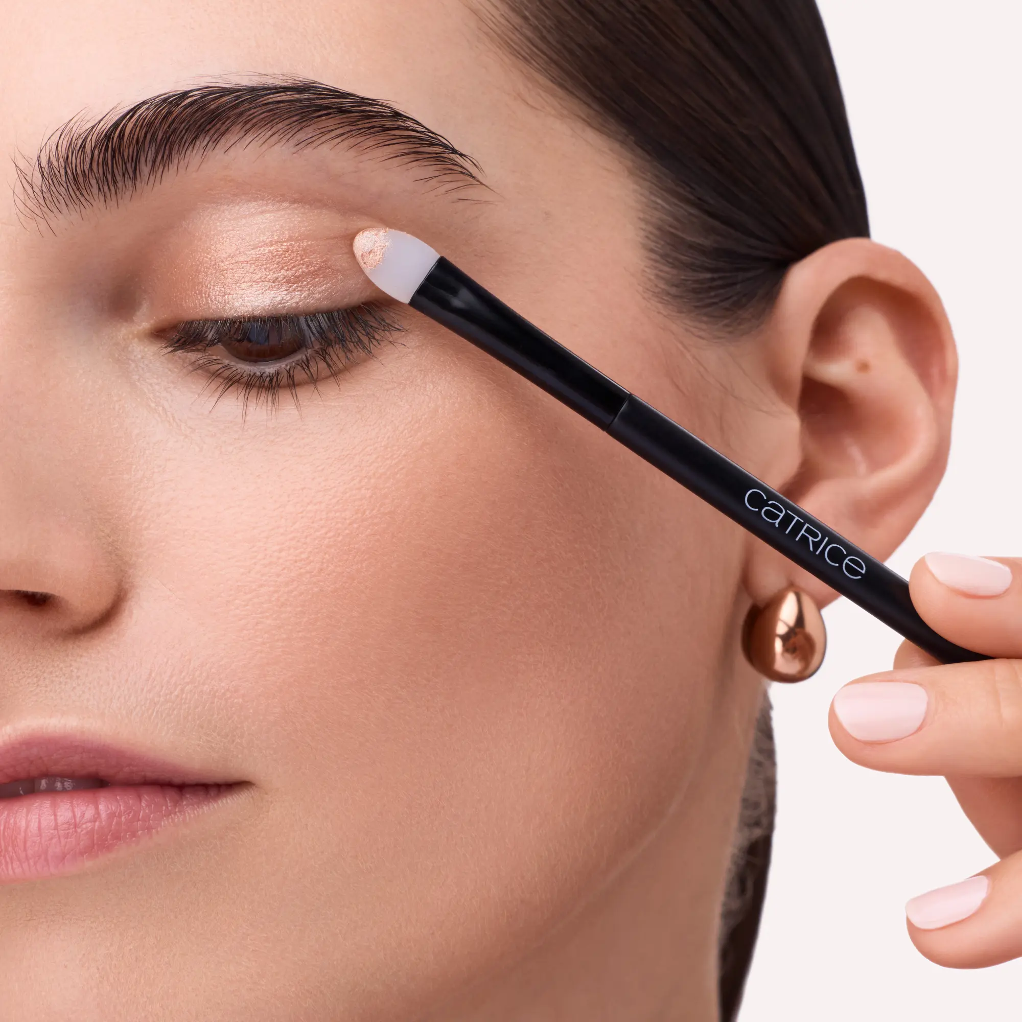 Effect Eyeshadow Duo Brush - Image 5