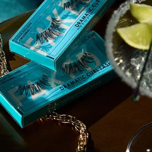 Faked Dramatic Curl Lashes - Image 7