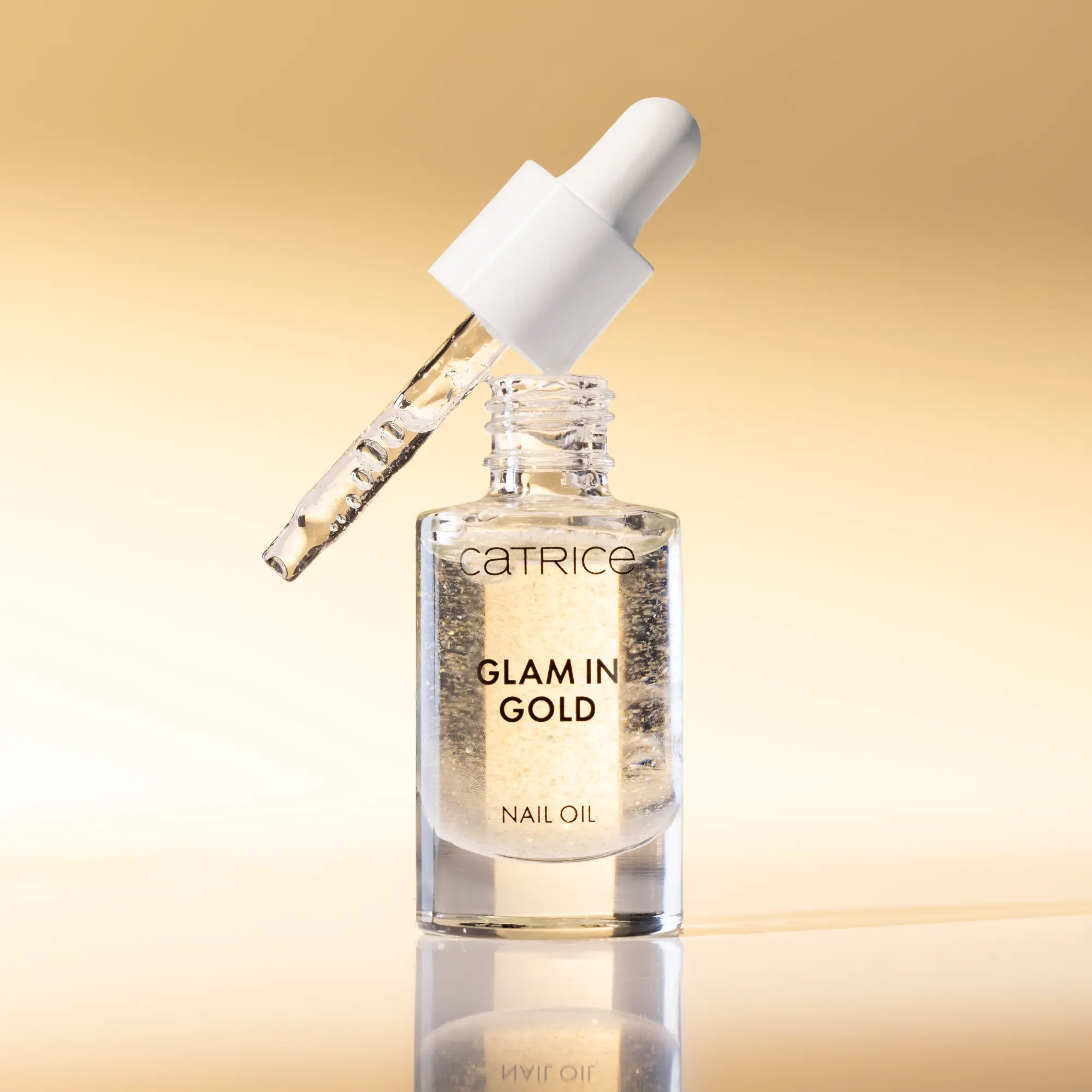 Glam In Gold Nail Oil - Image 3