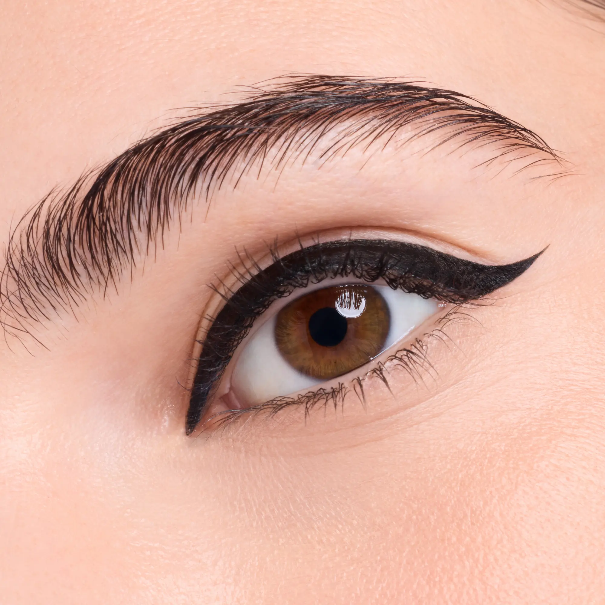 Hyper Liner Brush Eyeliner 010 Classic Black - Image 3