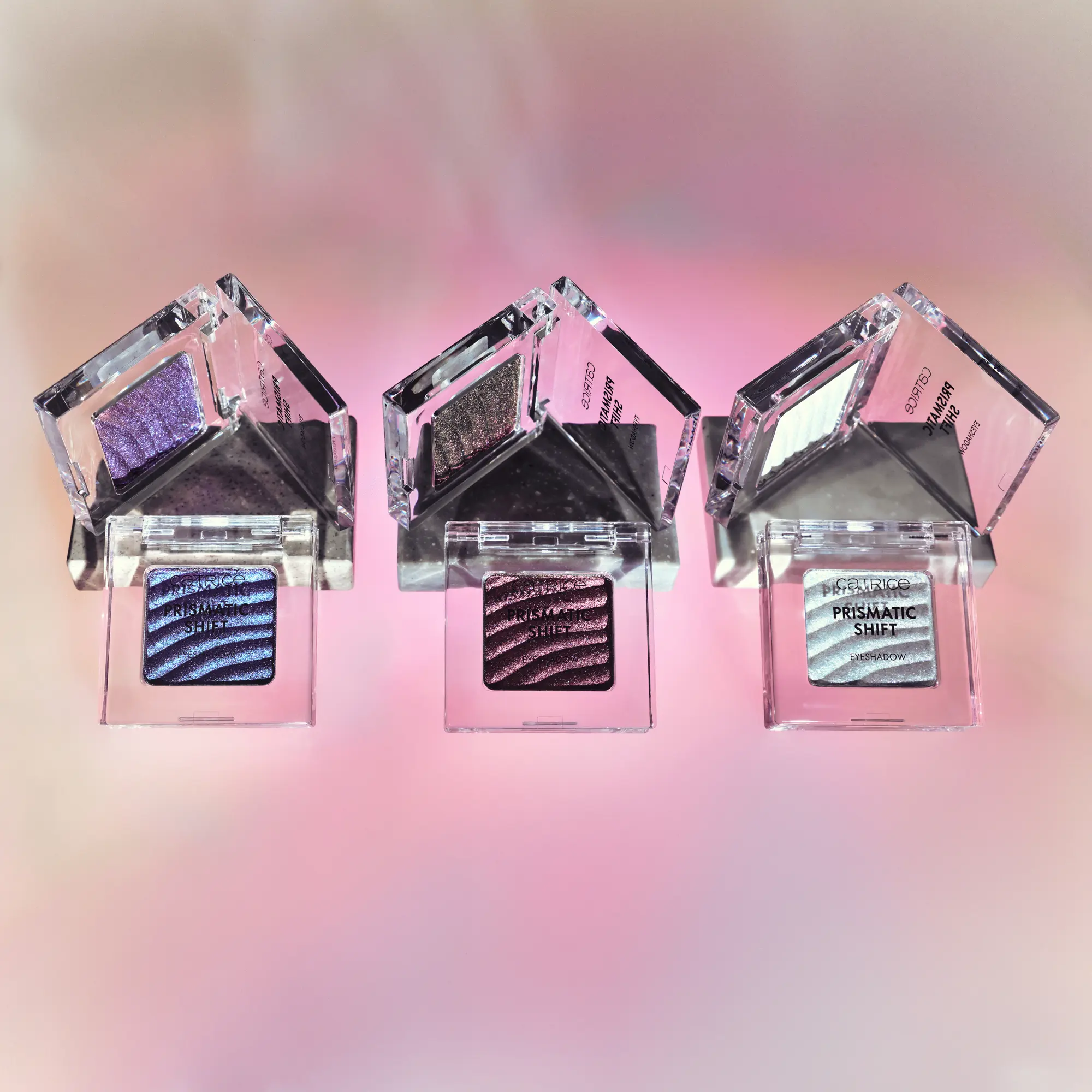 Prismatic Shift Eyeshadow 020 Berry Blaze - Image 10