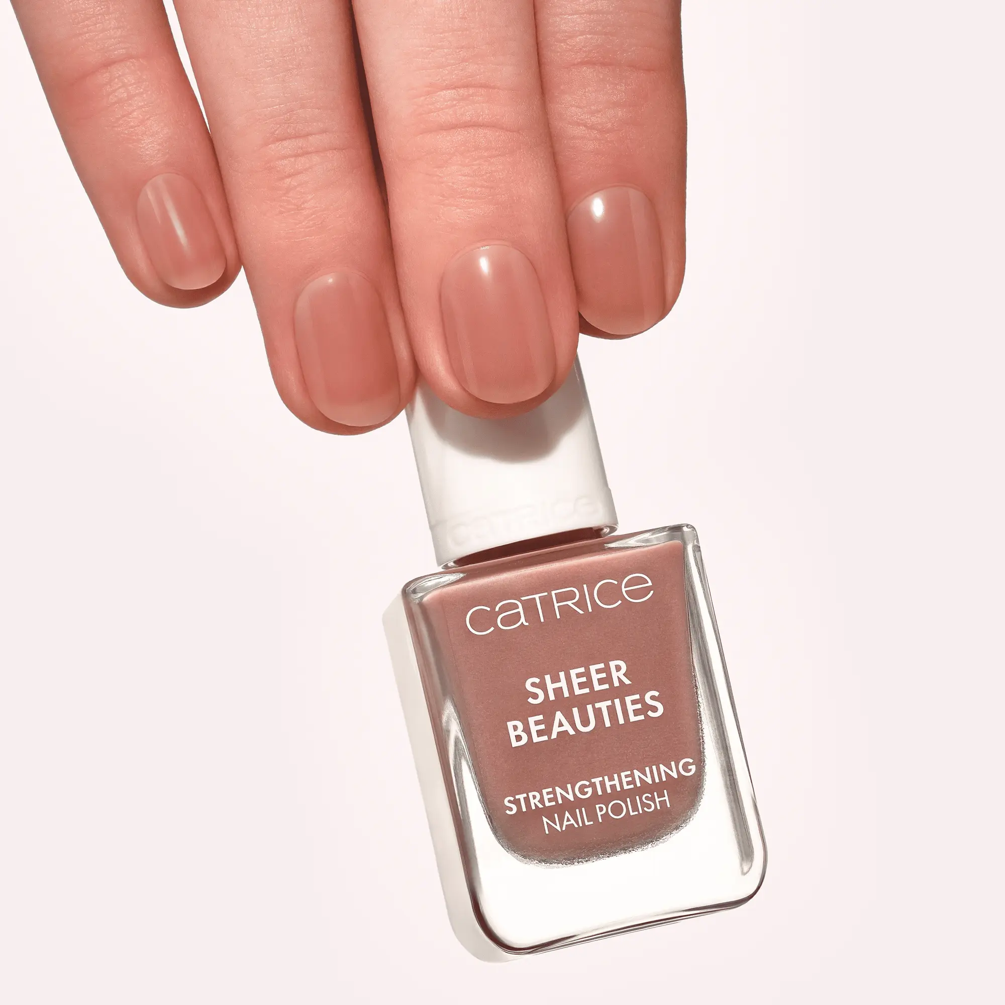 Sheer Beauties Strengthening Nail Polish 070 Dusty Romance - Image 2