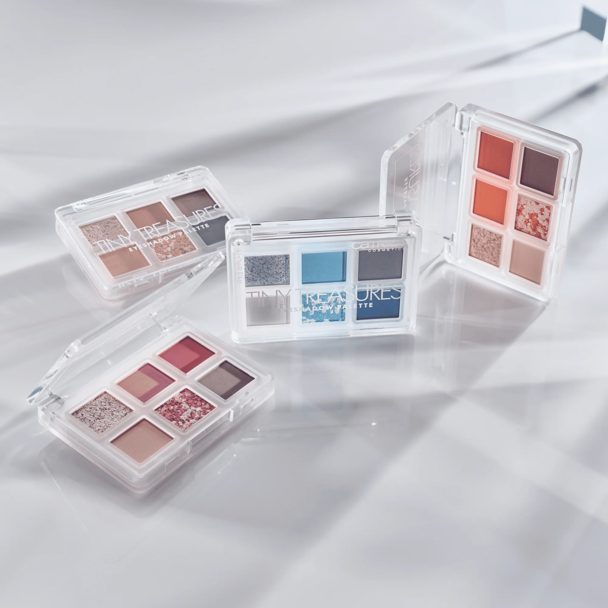 Tiny Treasures Eyeshadow Palette 040 Icy Whisper - Image 10