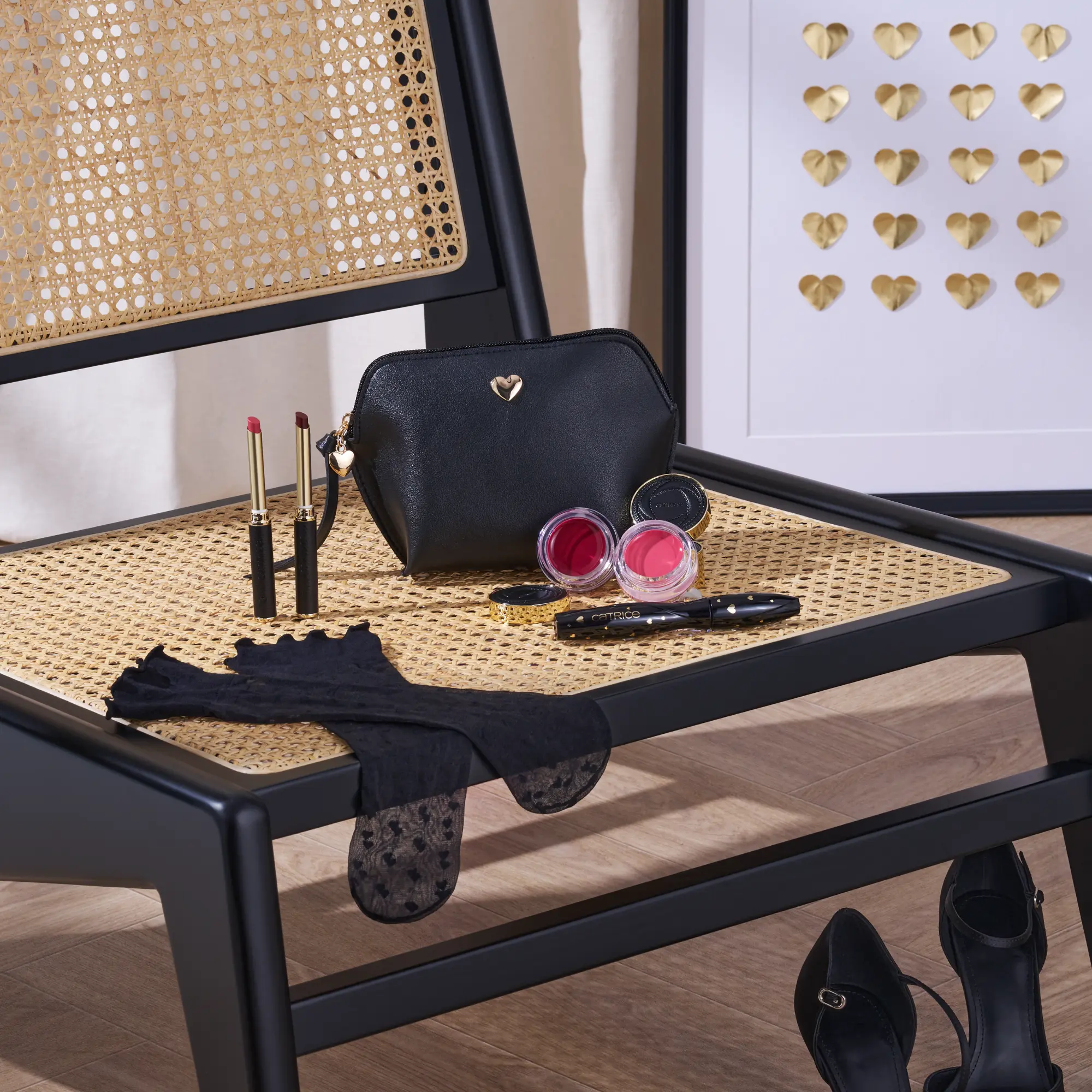 Valentine Who? Glam & Doll Volume Mascara Just Iconic - Image 4