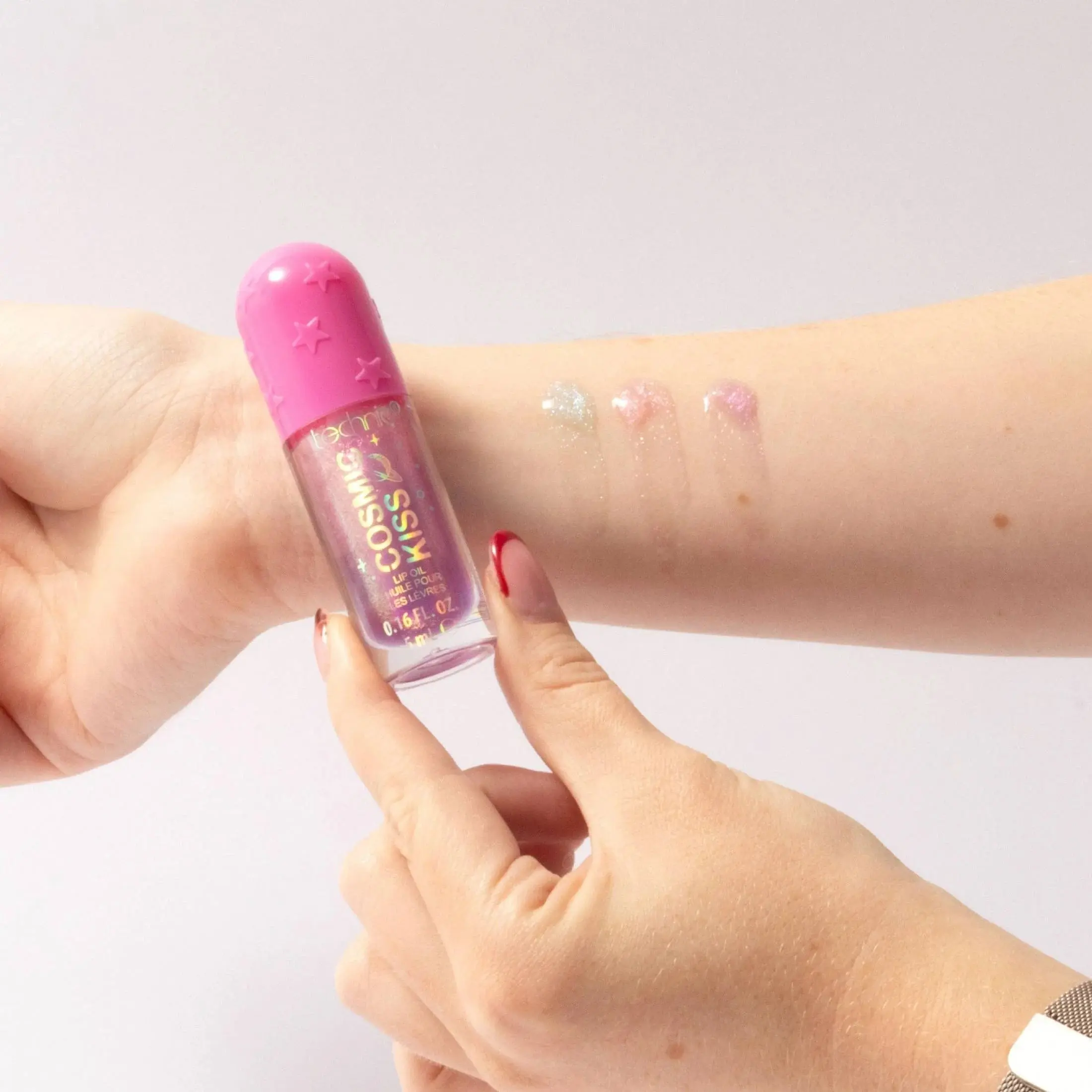 Cosmic Kiss Lip Oil Aurora Apple - Image 3