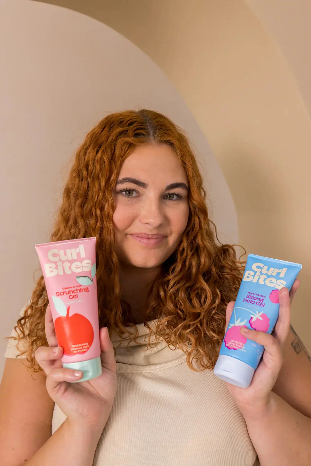 Volume & Hold Scrunching Gel - Image 2
