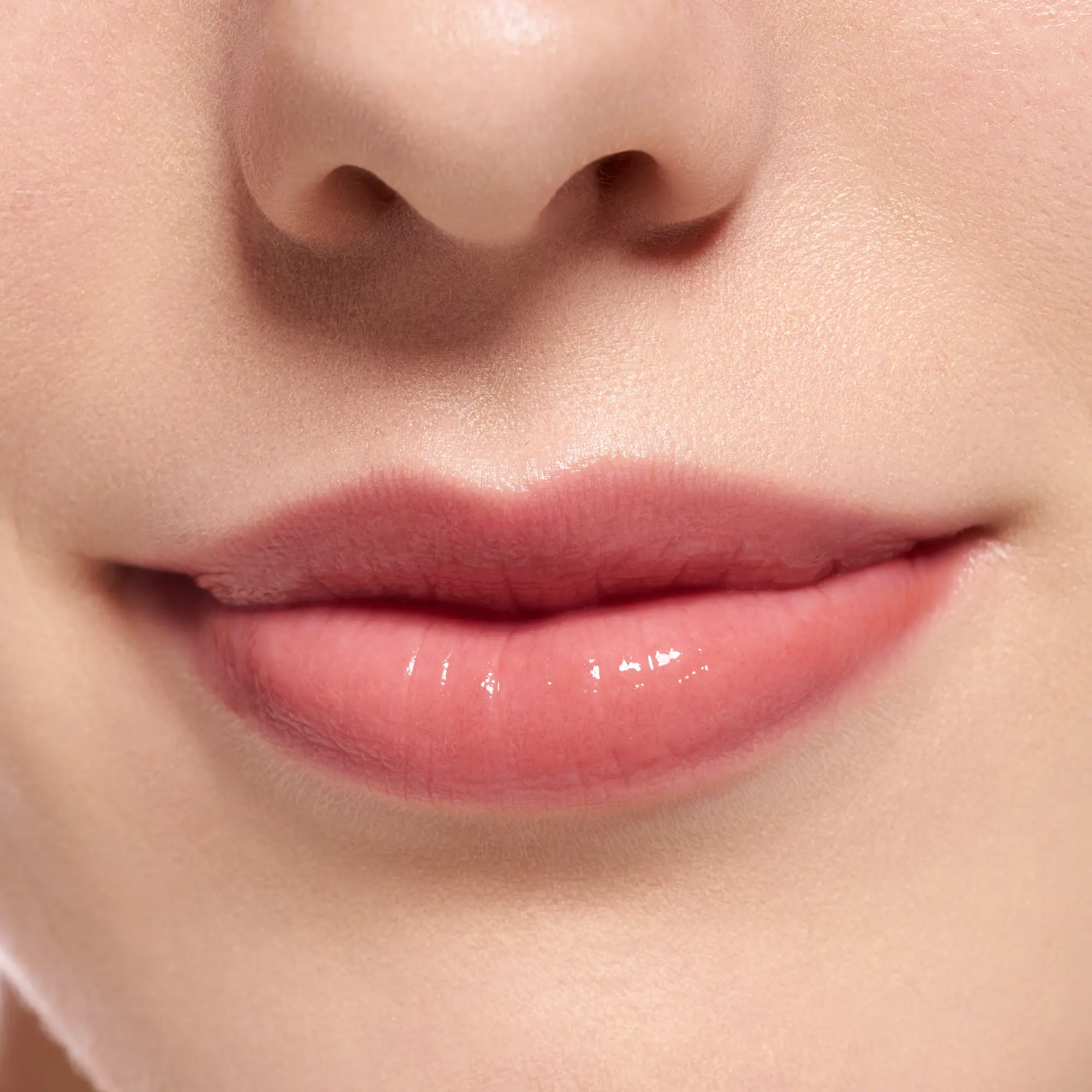 Juicy Bomb Plumping Lipgloss 04 Blossom Peach - Image 5