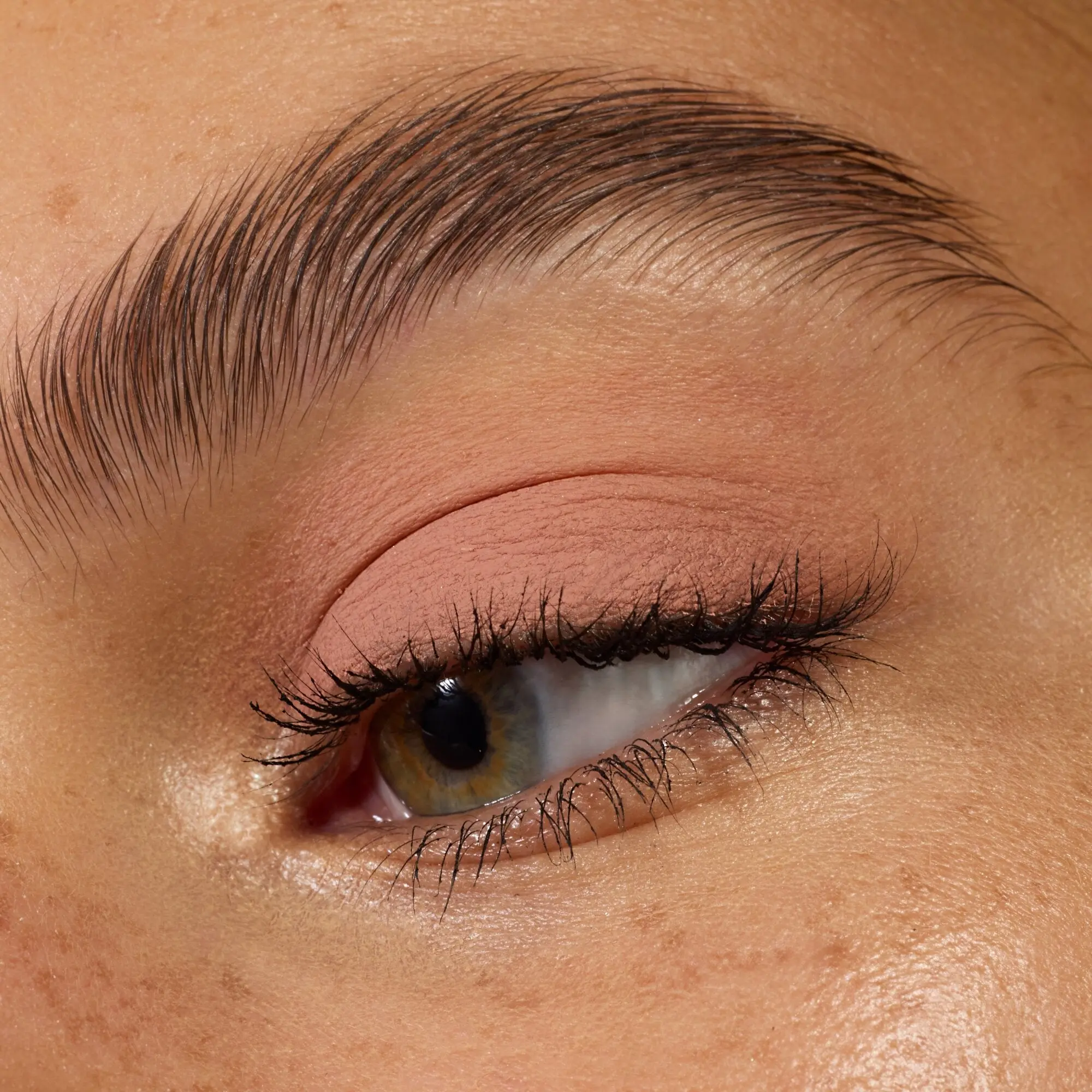 Matte Liquid Eyeshadow 01 Bare Bliss - Image 2