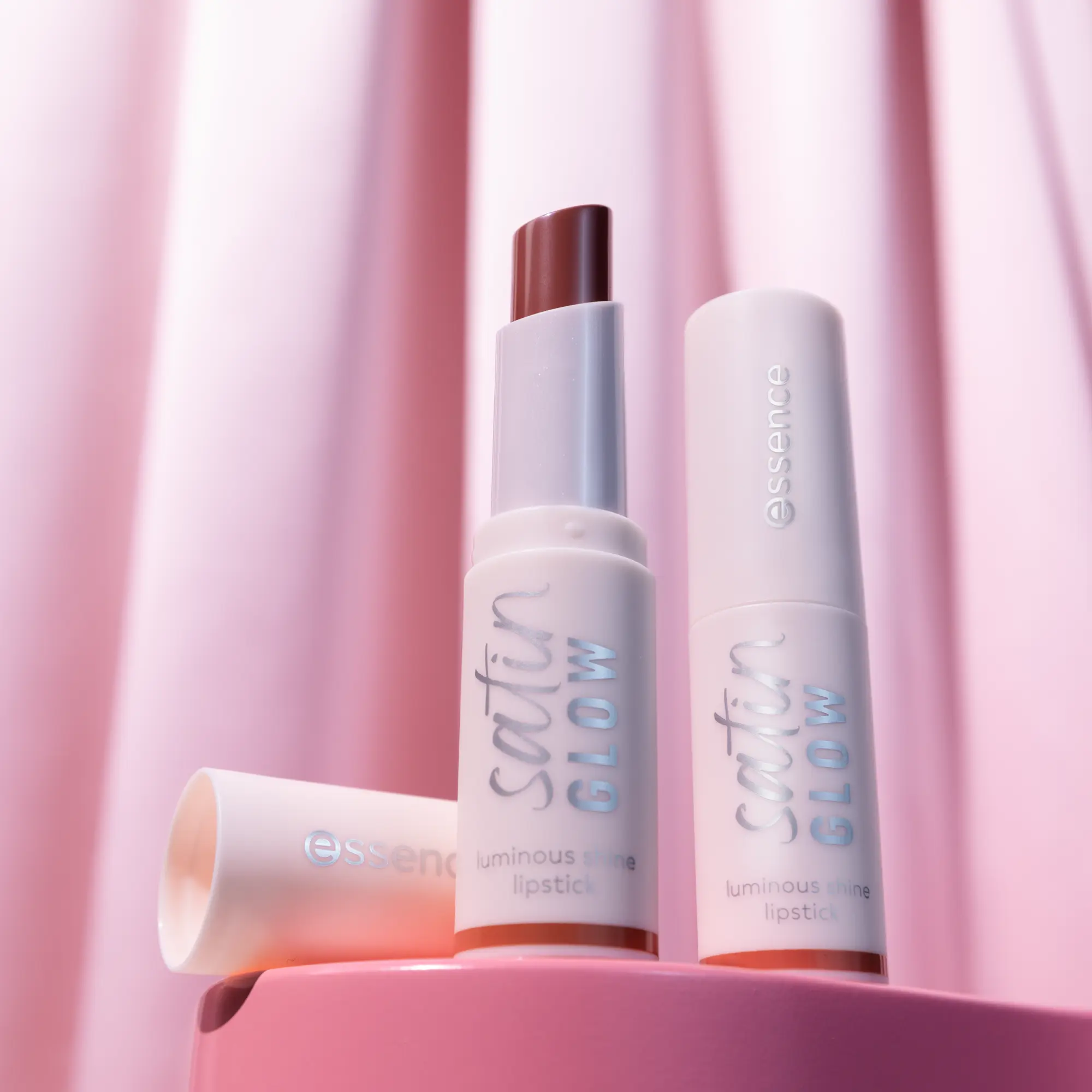 Satin Glow Luminous Shine Lipstick 02 Blushin It - Image 6