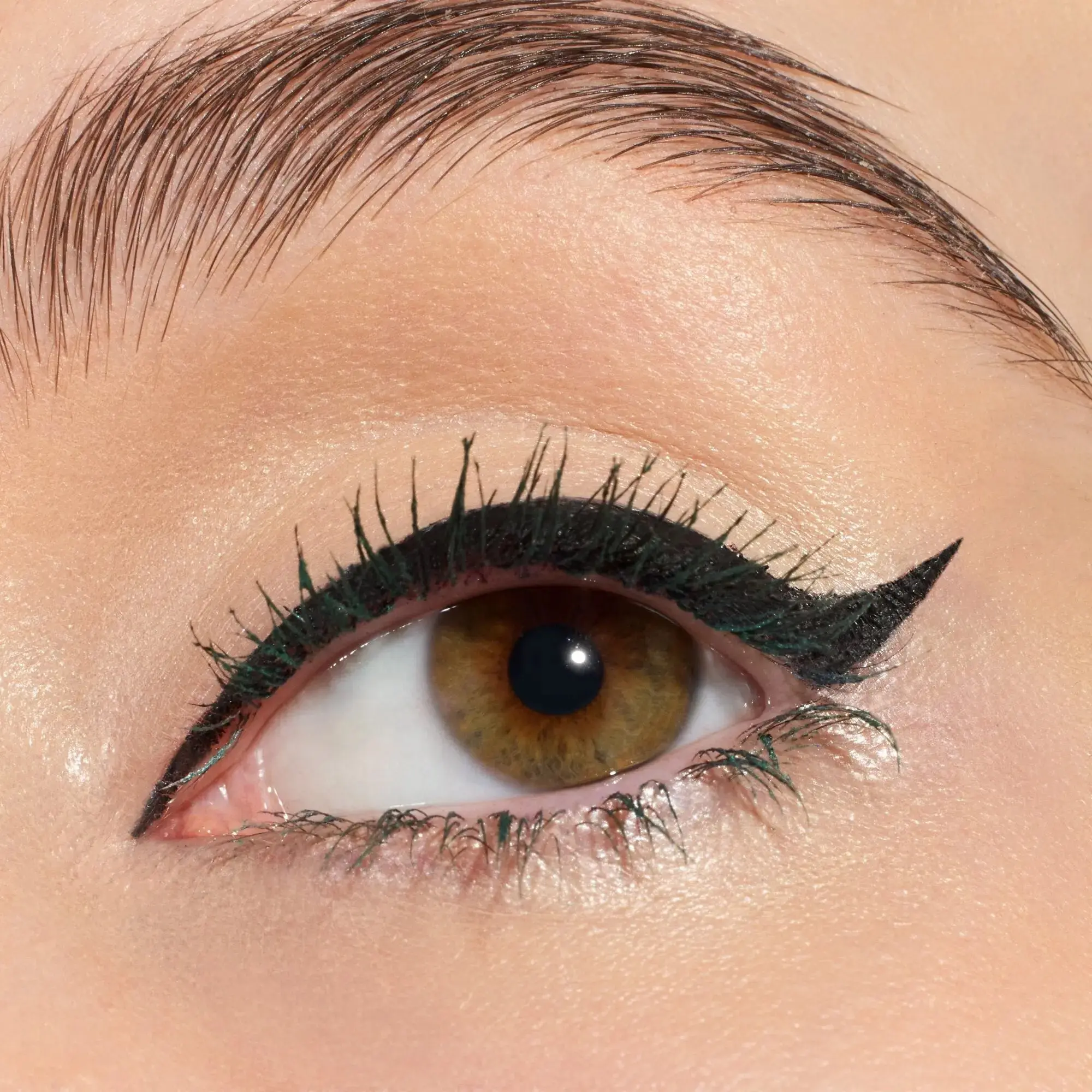 Gothica Eyeliner Pen & Winged - Image 2