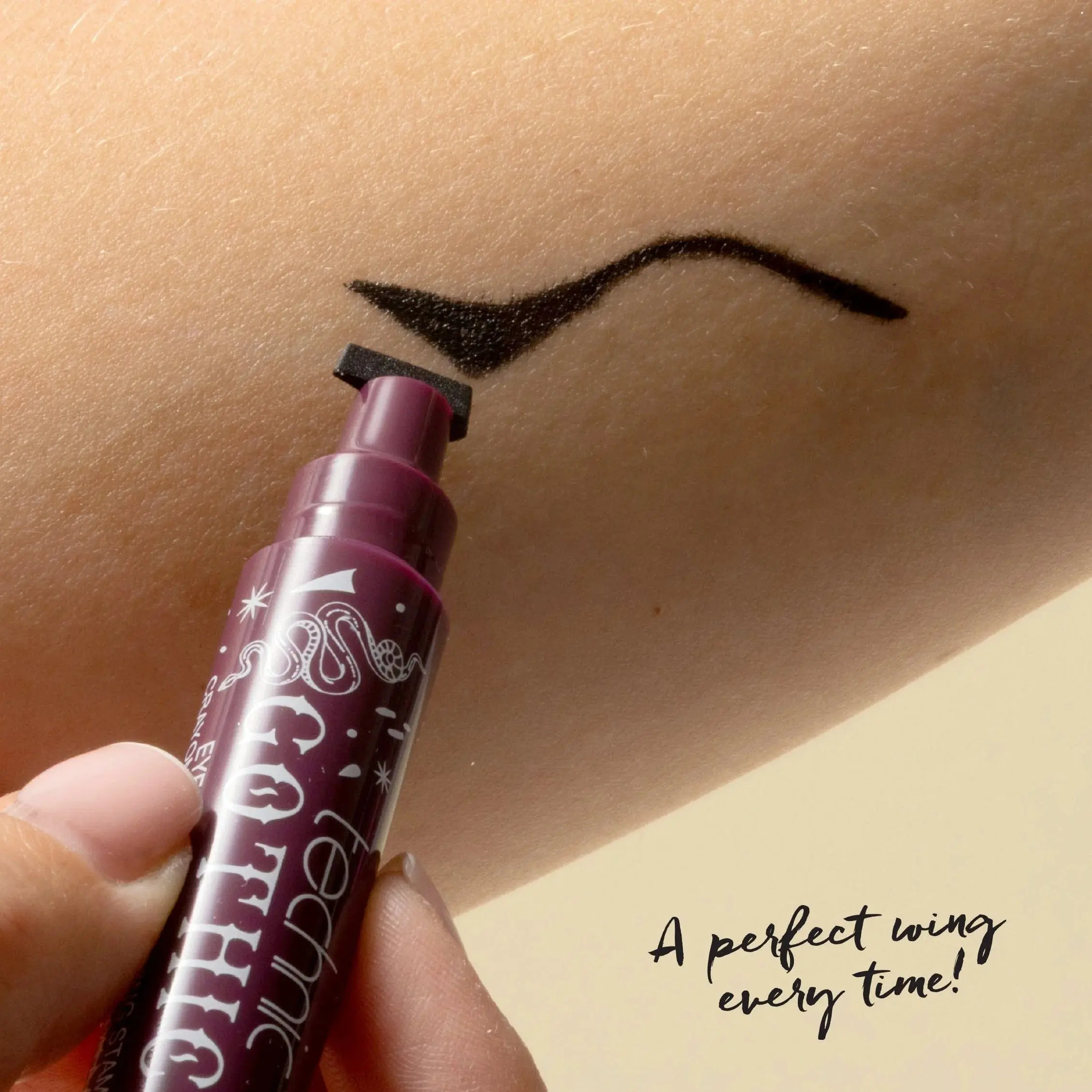 Gothica Eyeliner Pen & Winged - Image 3