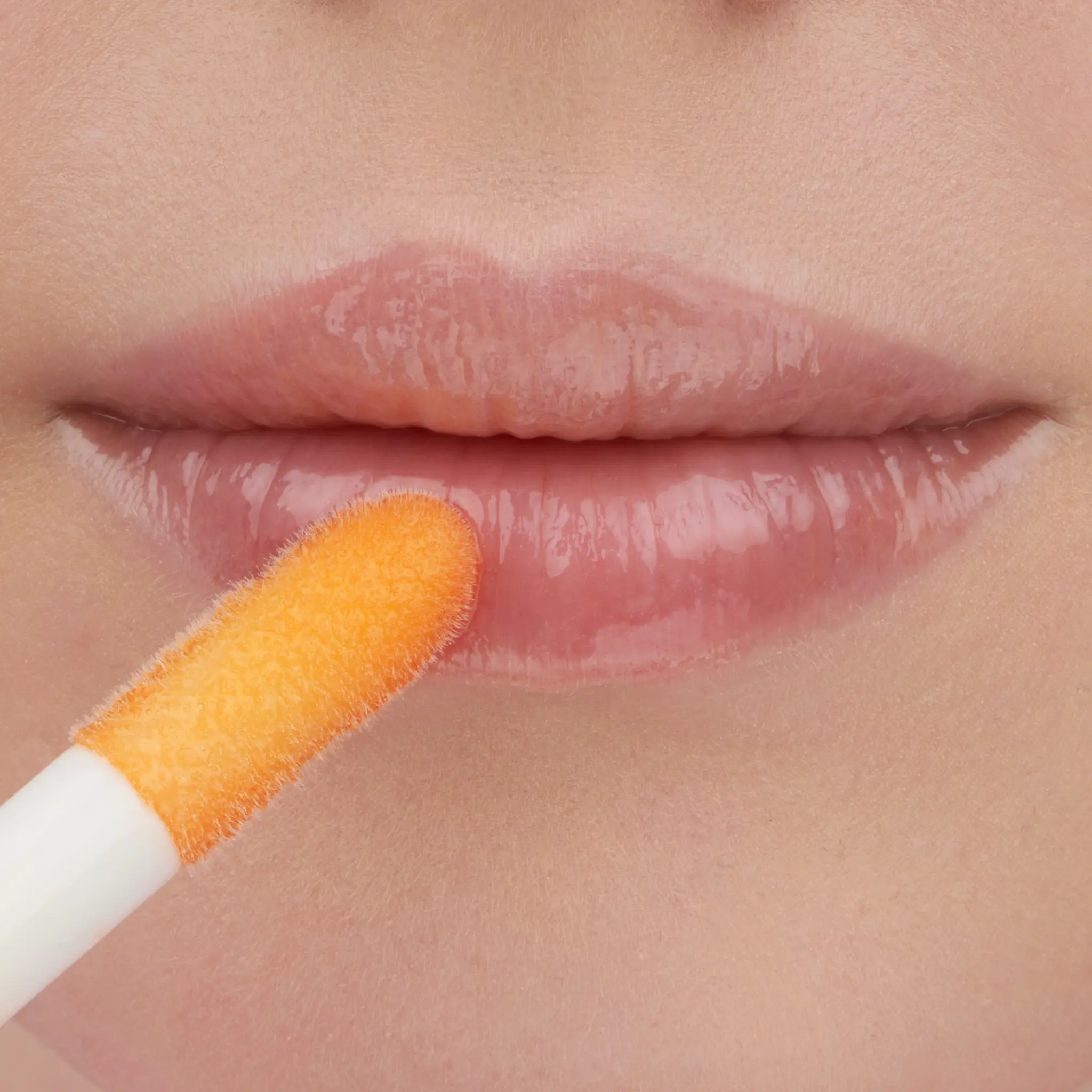 Hydra Kiss Lip Oil 02 Honey, Honey! - Image 4