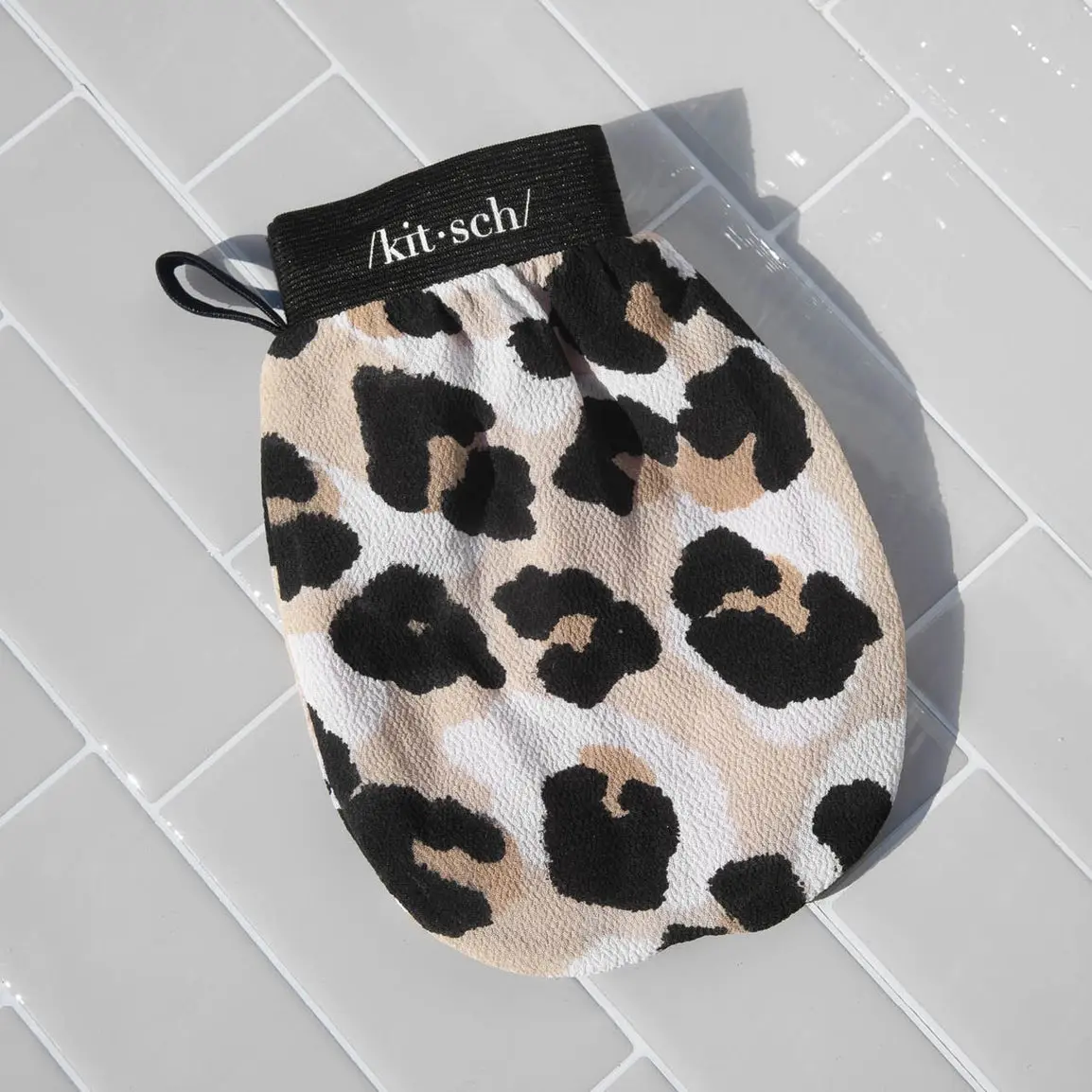 Exfoliating Glove Leopard - Image 4
