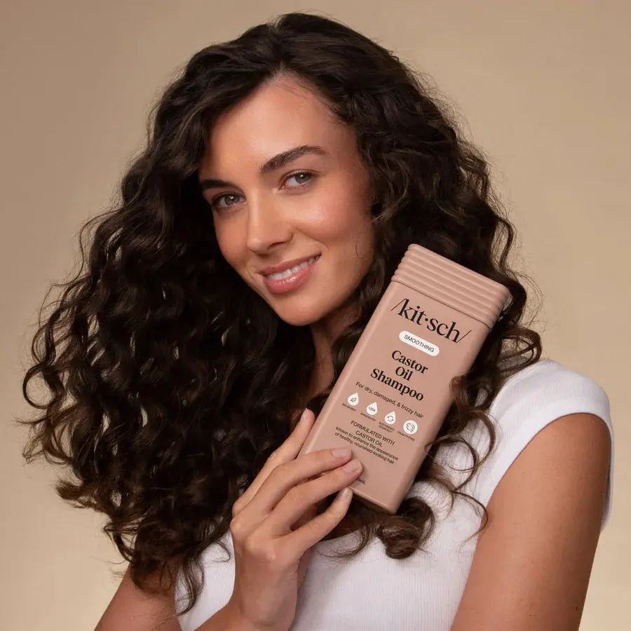 Smoothing Castor Oil Shampoo - Image 7