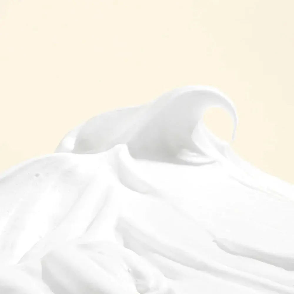 White Collagen Cleansing Foam - Image 5