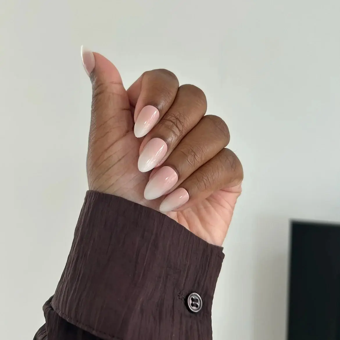 Soft Gel Press-On Nails Creamer - Image 2