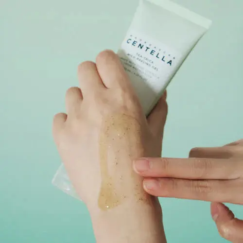Madagascar Centella Tea-Trica Mild Peeling Gel - Image 4