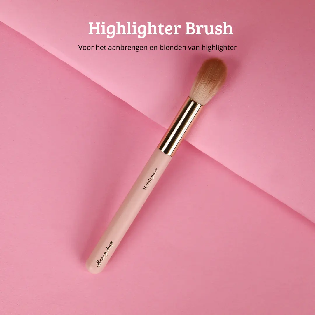 Soft Pink & Gold Highlighter Brush - Image 2