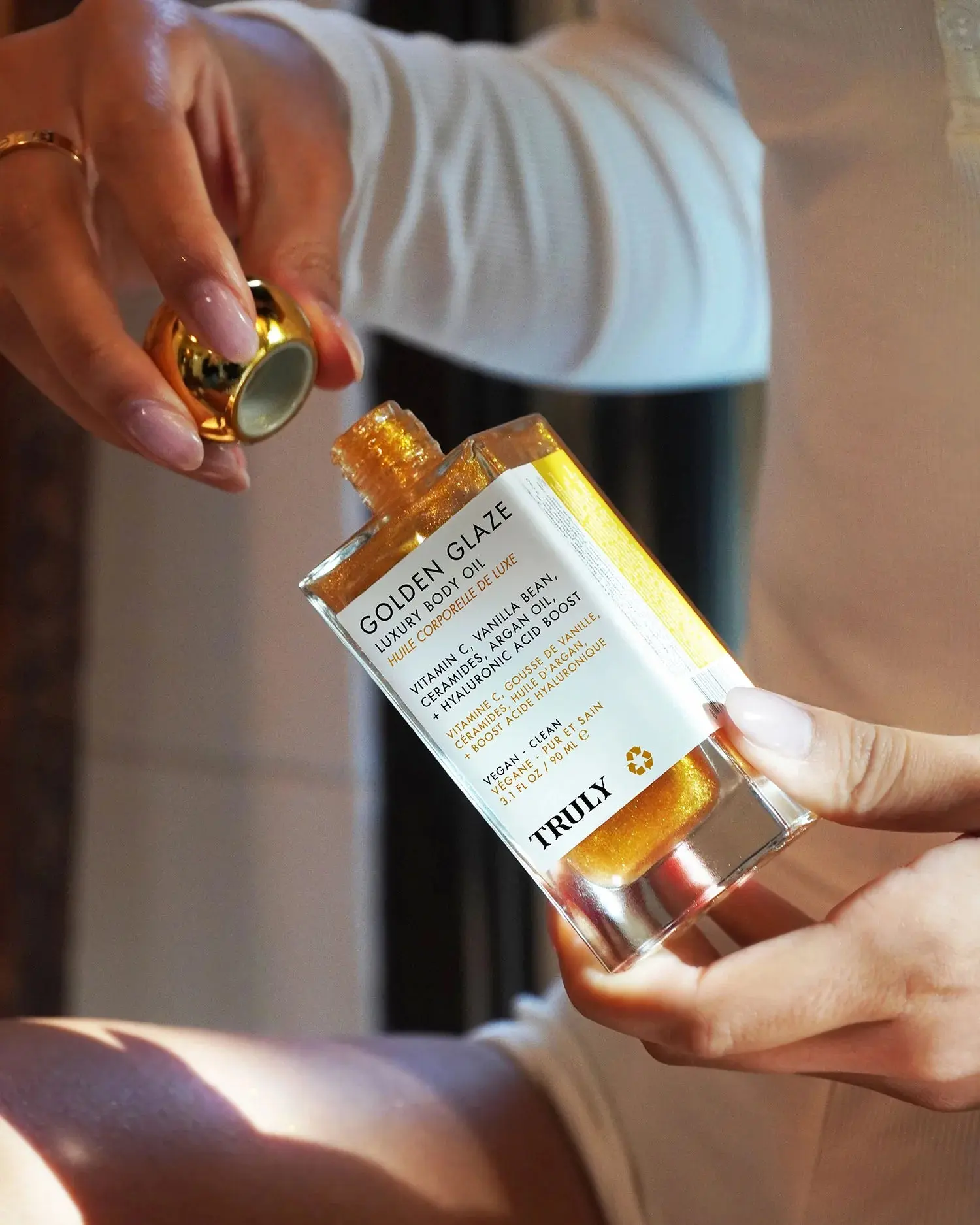Golden Glaze Luxury Body Oil - Image 3