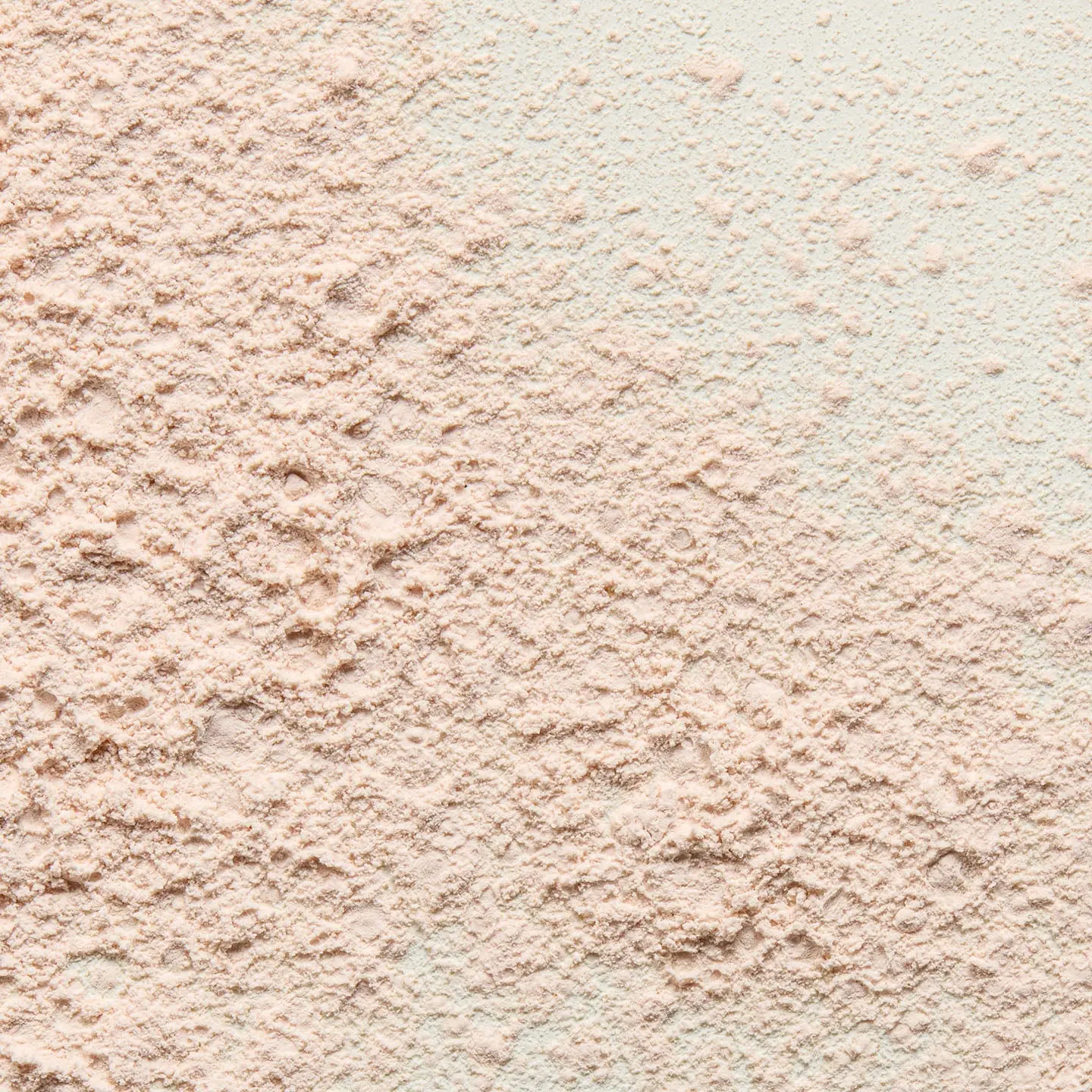 The Silky Dust Apres Tan Drying Powder Invisible - Image 4