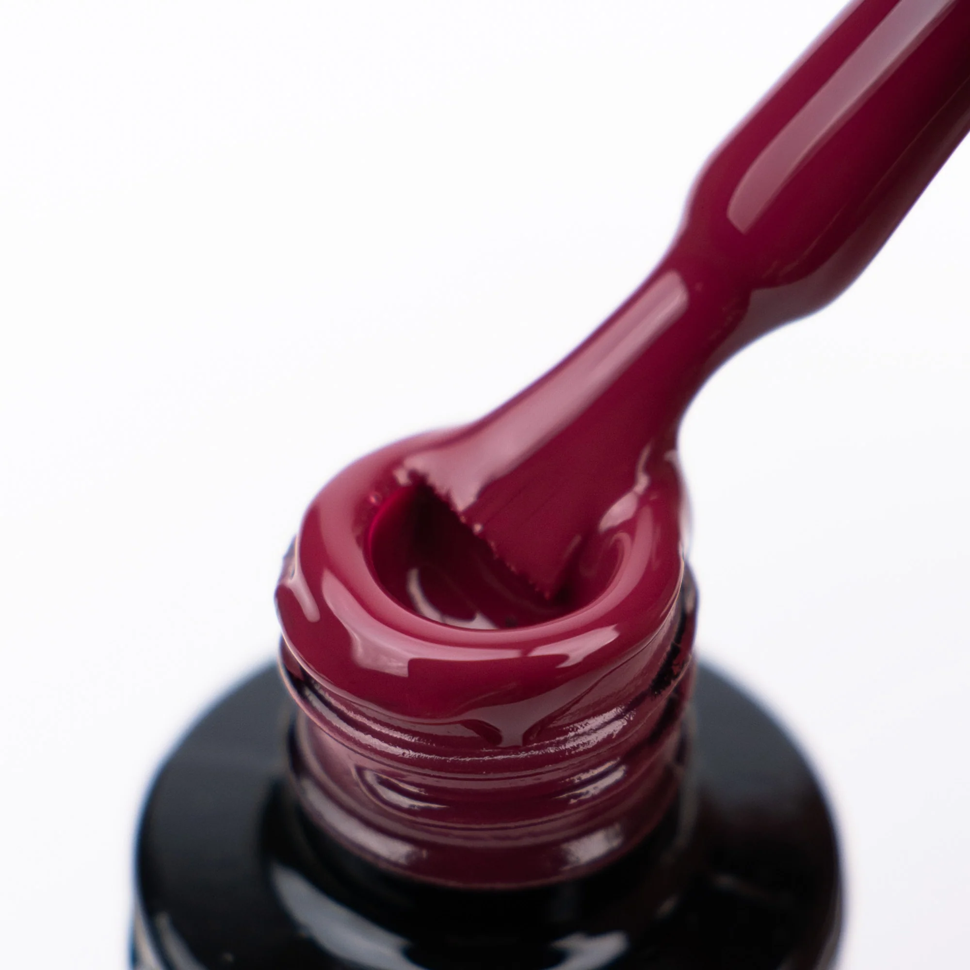 Hybrid UV/LED Gel Polish 262 Bordeaux - Image 4
